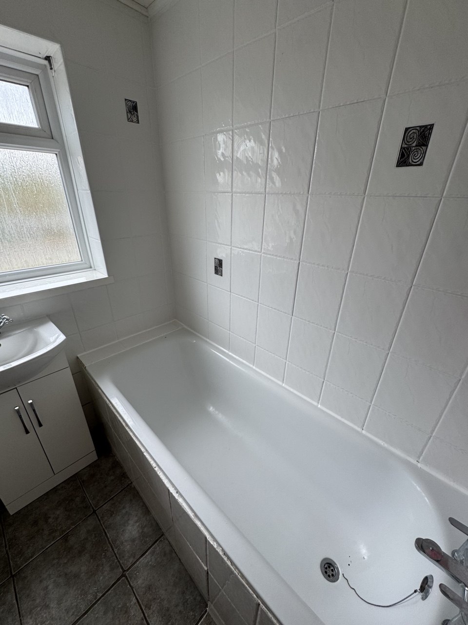After: Bathroom deep clean & restore