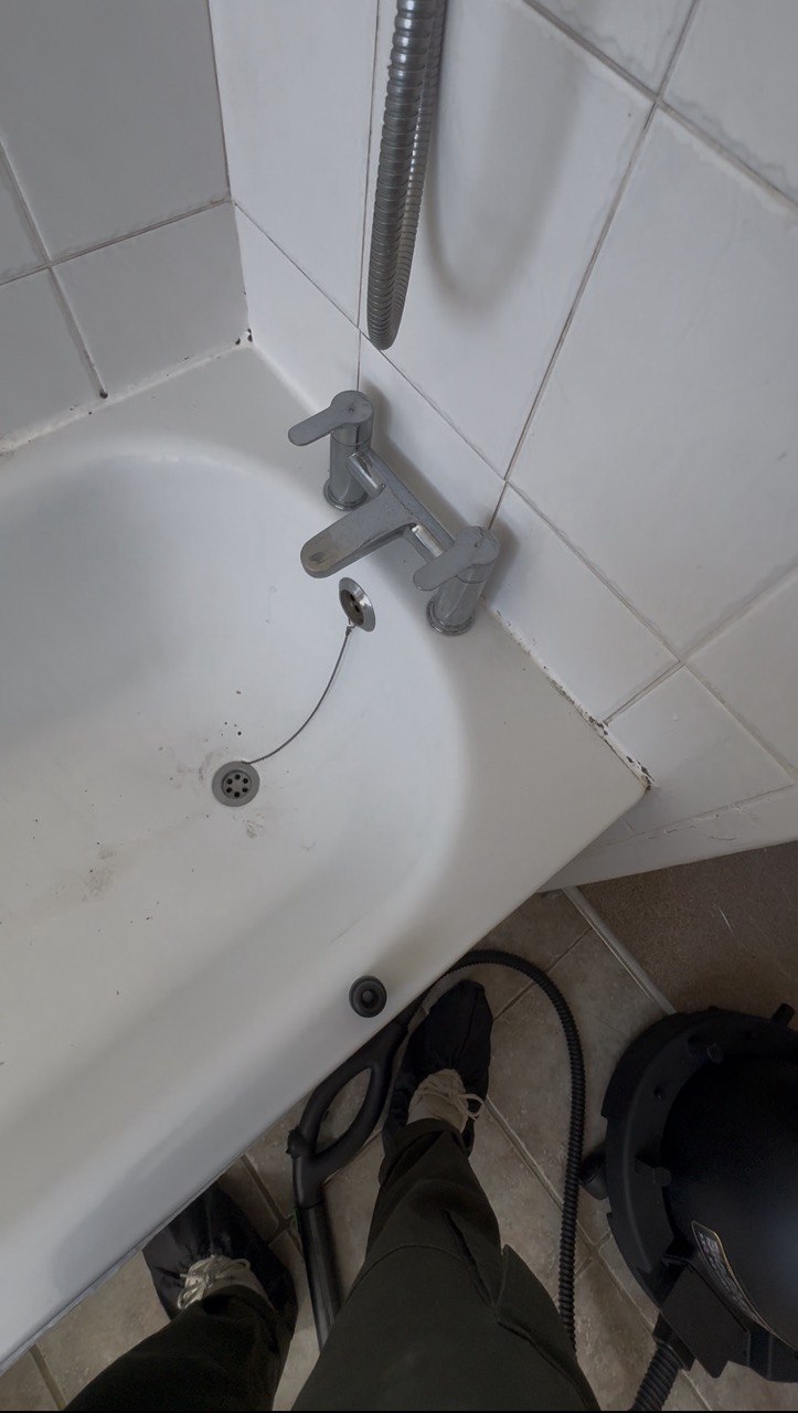 Before: Bathroom deep clean & restore